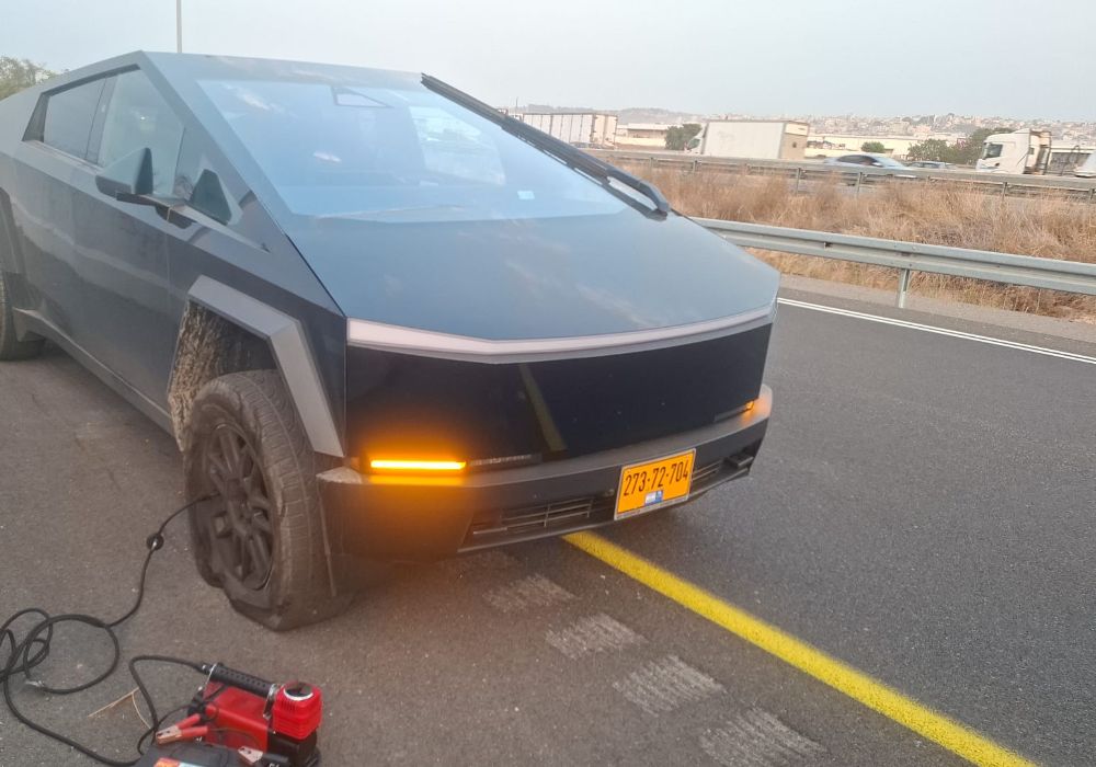 החלפת גלגל בטסלה